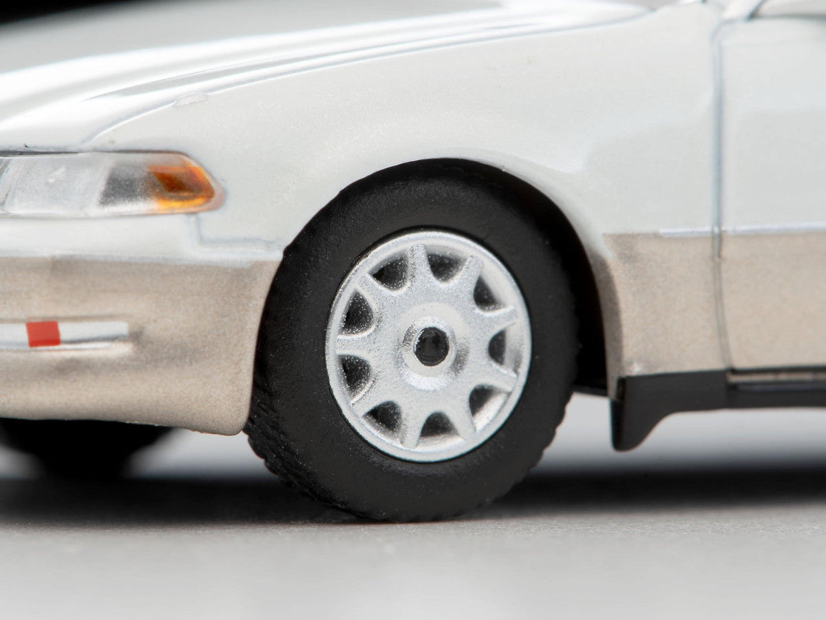Takara Tomy Tomica Limited Vintage Neo LV-N311c Toyota Mark II 2.5 Grande 1998 Model (White/Gold)