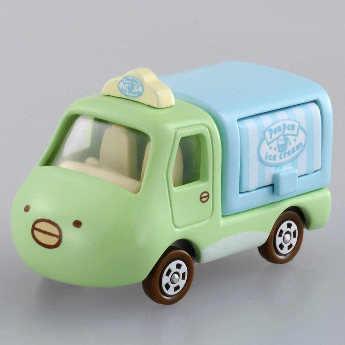 Takara Tomy Dream Tomica Sumikkogurashi Penguin Ice Cream Shop