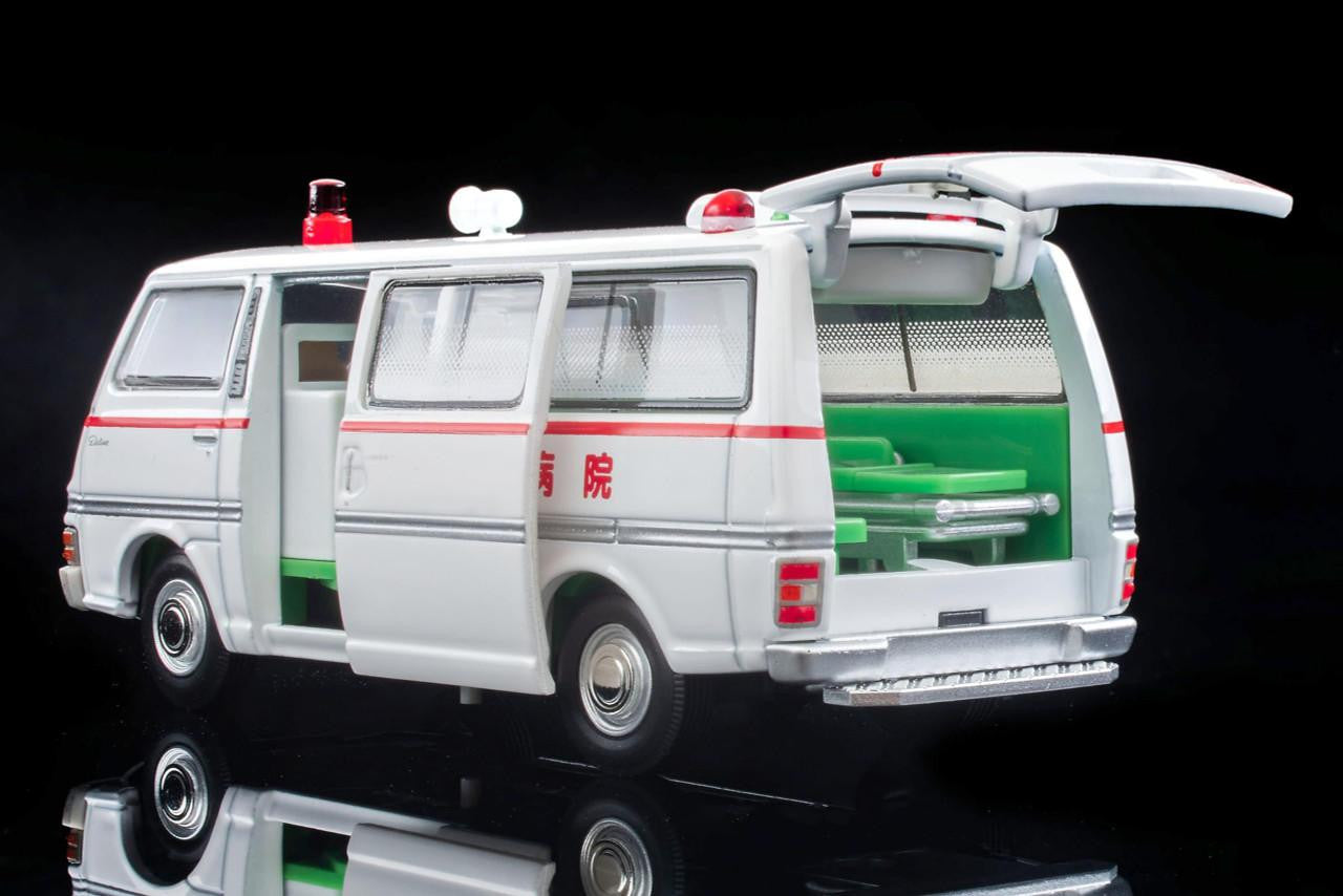 Takara Tomy Tomica LV-N Daitokai 01 Nissan Caravan Ambulance (Shibuya Hospital)