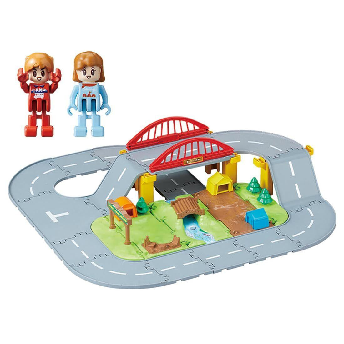 Takara Tomy Tomica World Let's Play At The Campground! Tomica Town 3D Layout Set